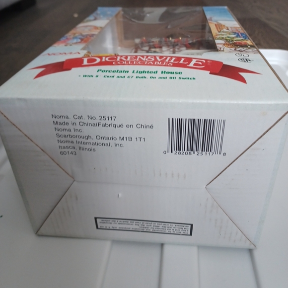 Vintage 1997 Dickensville Porcelain Lighted Christmas Village Bed & Breakfast - Picture 8 of 8